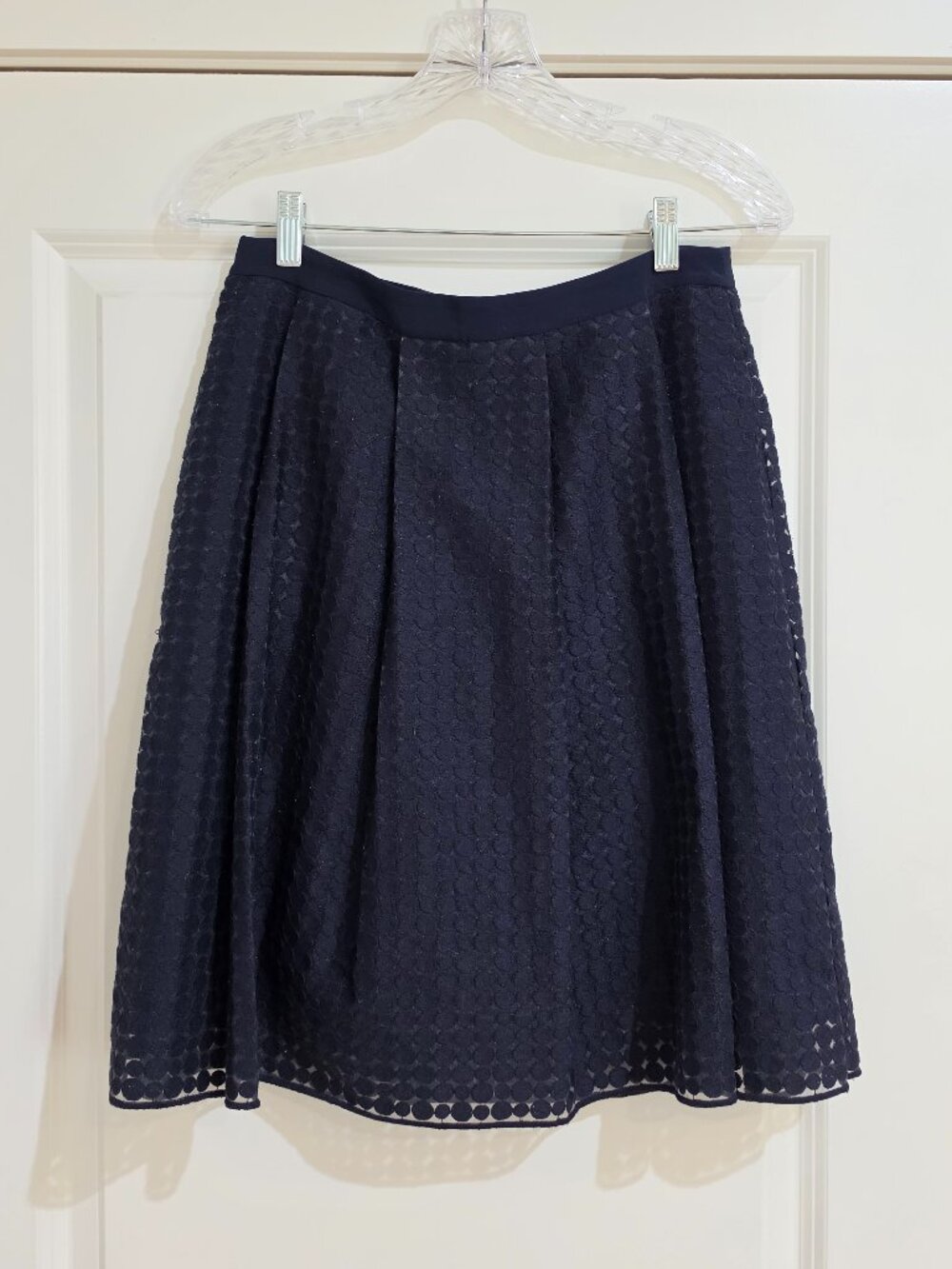 Ann Taylor size 2 navy lace skirt